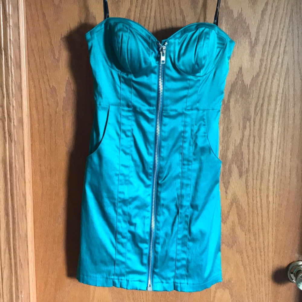 A Minnie strapless dress